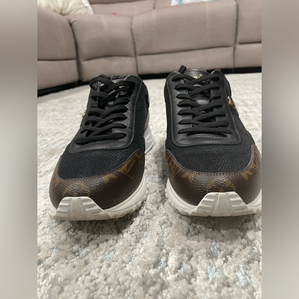 LOUIS VUITTON 
Monogram Mens Run Away Sneaker 1A80PV Black - Picture 7 of 16